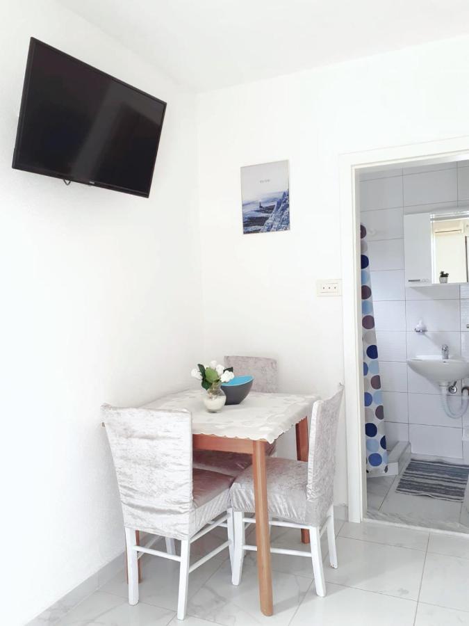 Apartmani Lezenic Dada 네움 외부 사진