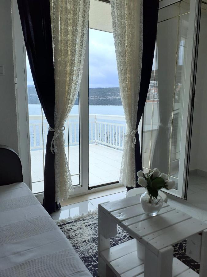 Apartmani Lezenic Dada 네움 외부 사진