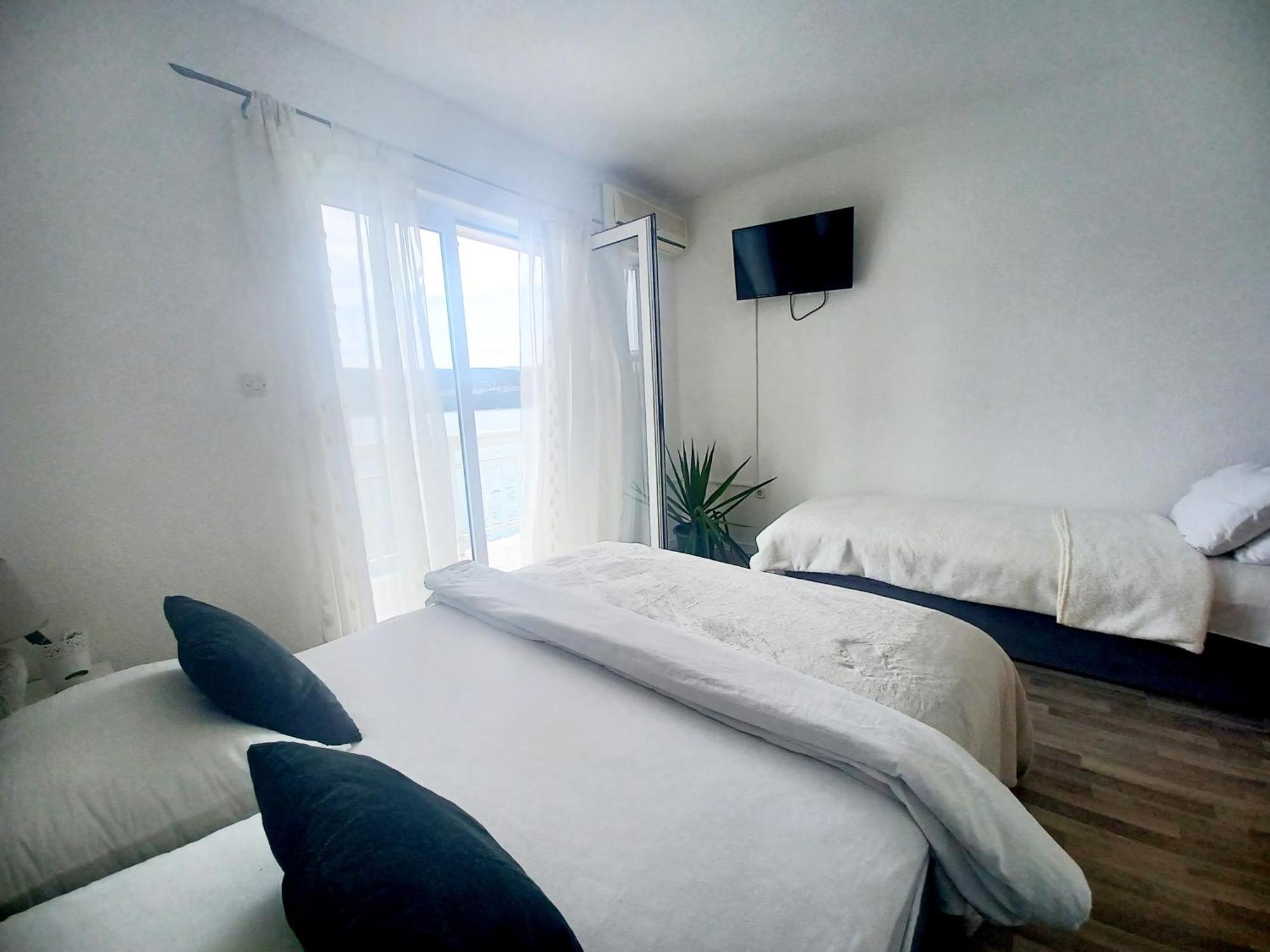 Apartmani Lezenic Dada 네움 외부 사진
