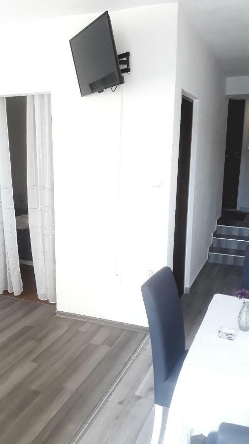 Apartmani Lezenic Dada 네움 외부 사진